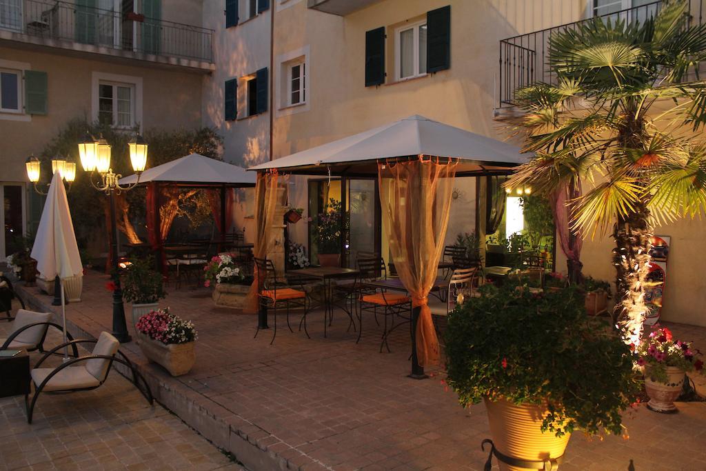 The Originals City, Hotel Le Village Provencal, Aix-En-Provence Nord Pertuis Bagian luar foto