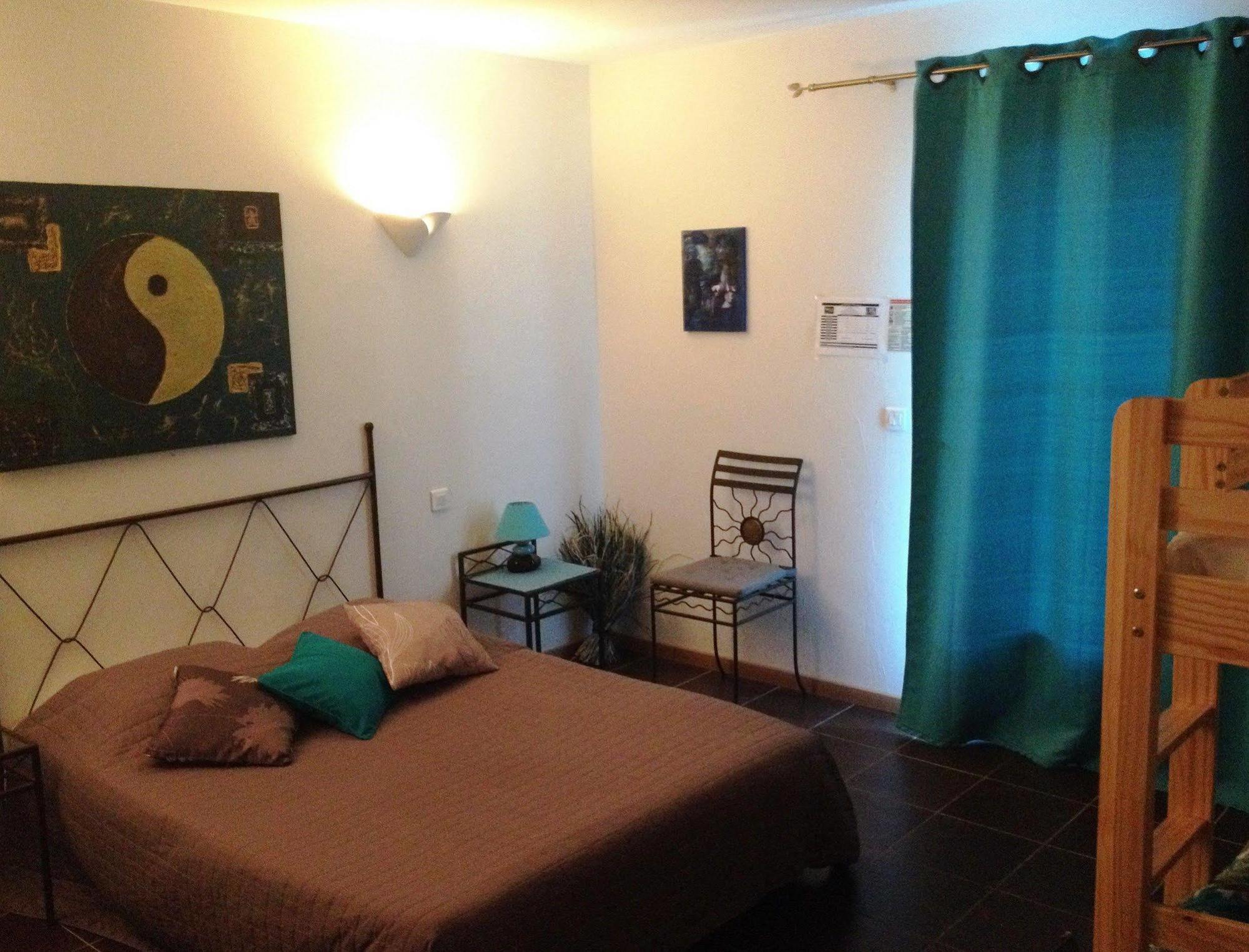 The Originals City, Hotel Le Village Provencal, Aix-En-Provence Nord Pertuis Bagian luar foto